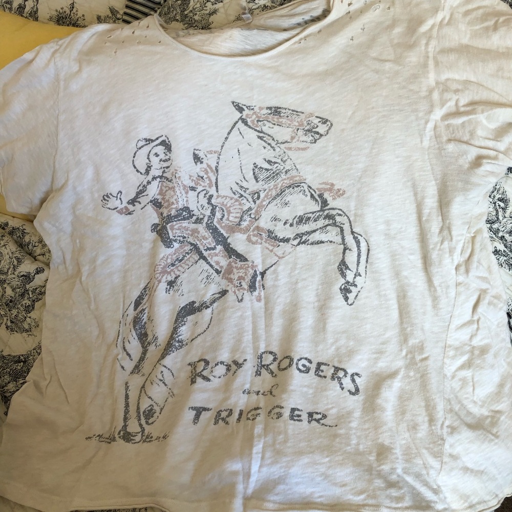 Magnolia pearl tee